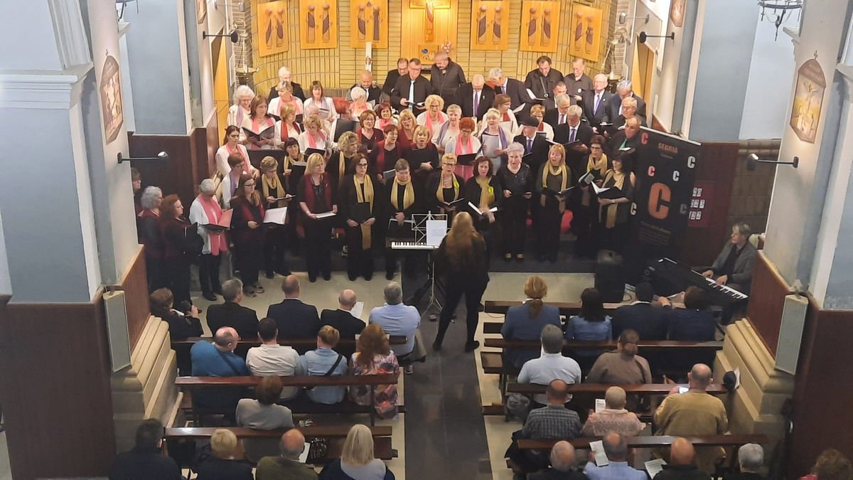 El segon concert del cicle ‘Segrià corals’ va omplir diumenge l’església de Sant Bartomeu d’Alpicat.