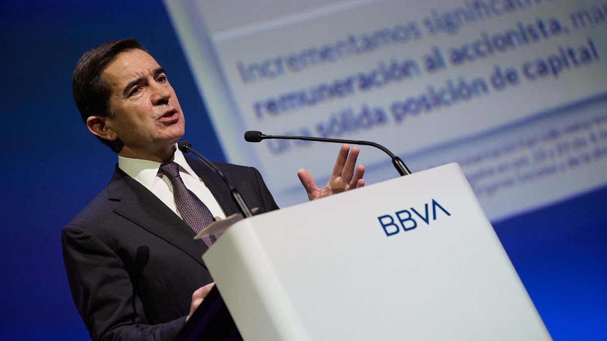 El president del BBVA va defensar la “important prima” oferta.