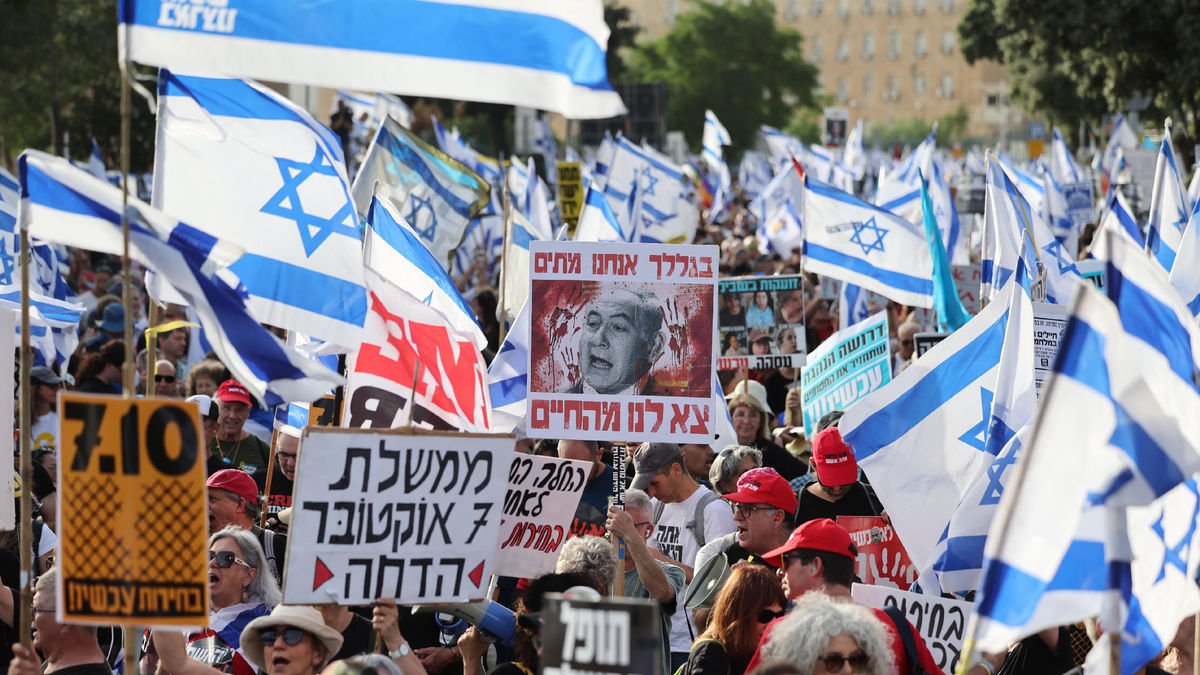 Protestes contra el Govern que presideix Benjamin Netanyahu ahir a la ciutat de Jerusalem.