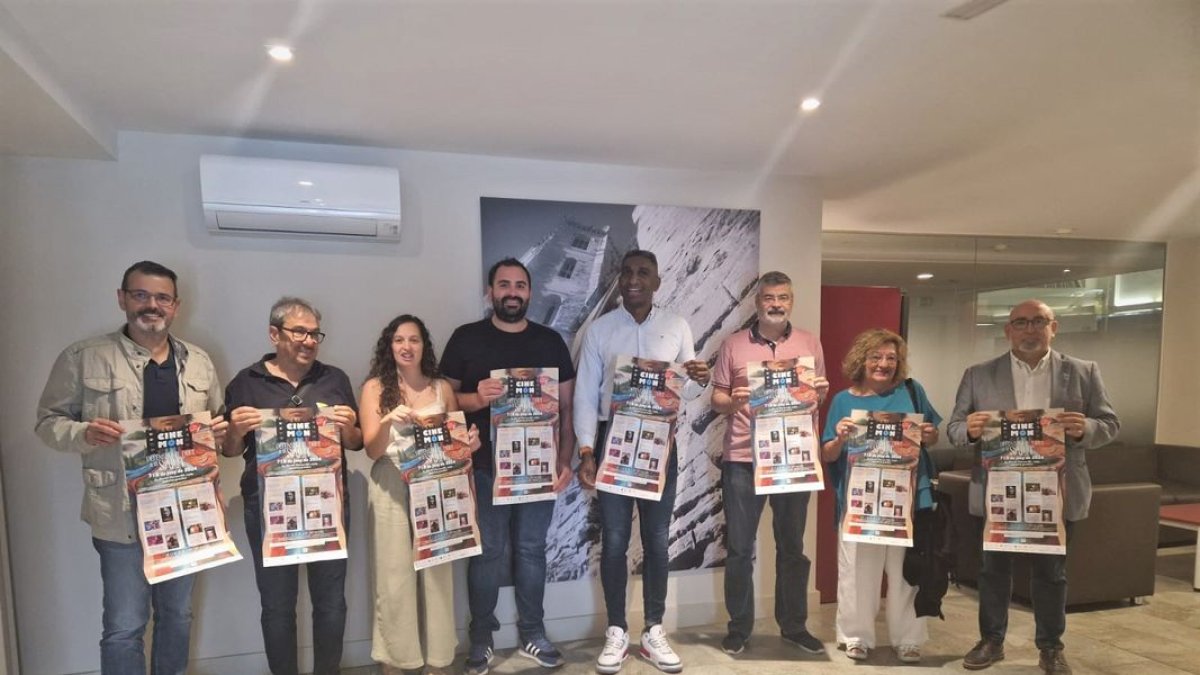 La presentació de la 18 edició del cicle ‘Cinemón’ de cine solidari i reivindicatiu, ahir a Lleida.