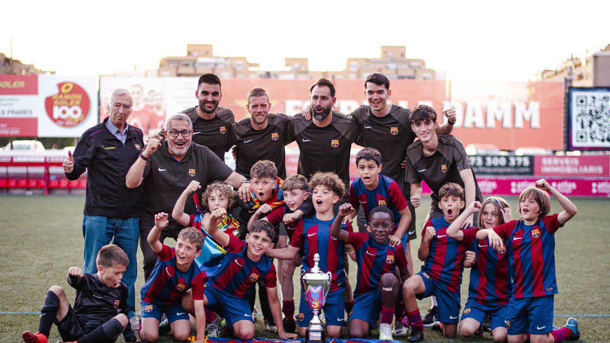 Un dels dos equips del FC Barcelona que ahir es van proclamar campions de la Copa Atlas Energia. 