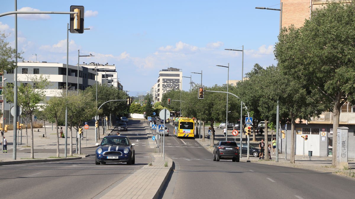 Nou tram de Prat de la Riba que tindrà carril bici.