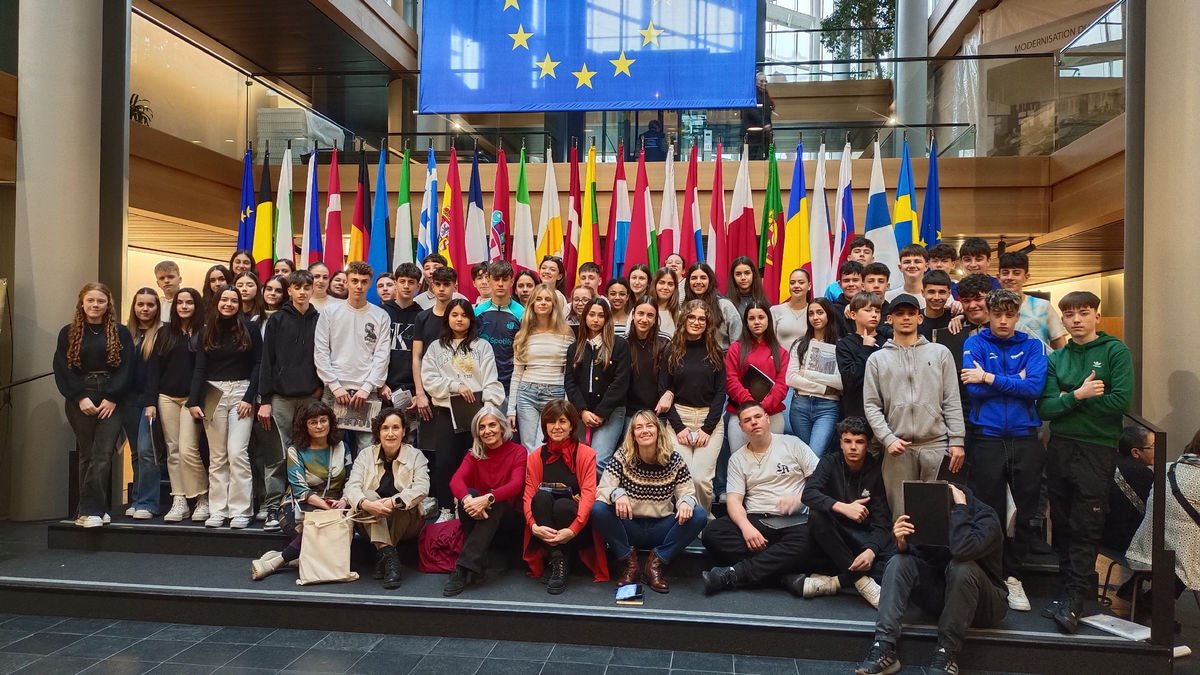 Foto de grup dels alumnes en el decurs de la seva estada al Parlament Europeu.