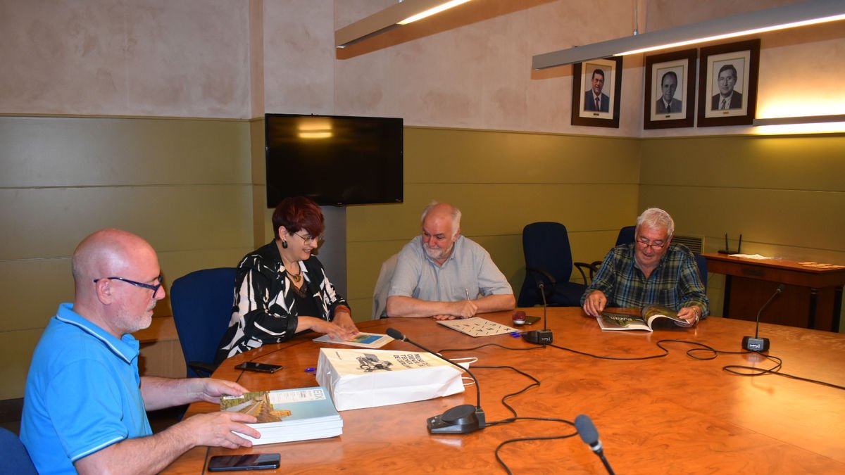 Xavier Díaz, Maribel Pedrol, Jaume Perarnau i Amadeu Ros, ahir a la Casa Canal de Mollerussa.