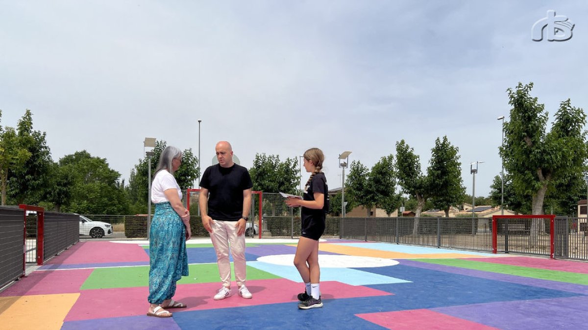 Obre la pista esportiva Mont-roig de Balaguer després de pintar el paviment