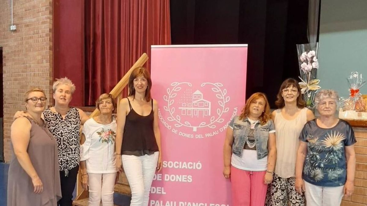 Festa al pavelló per acabar el curs de l'Associació de Dones