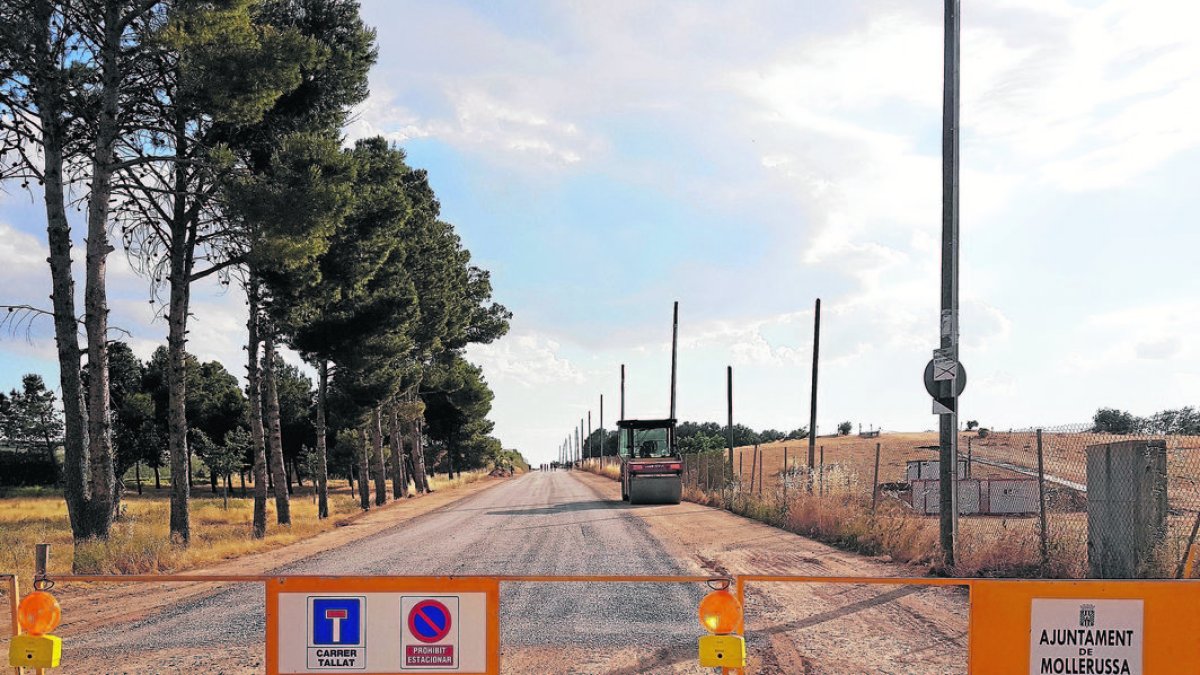 El camí de la Serra que tornarà a ser asfaltat.