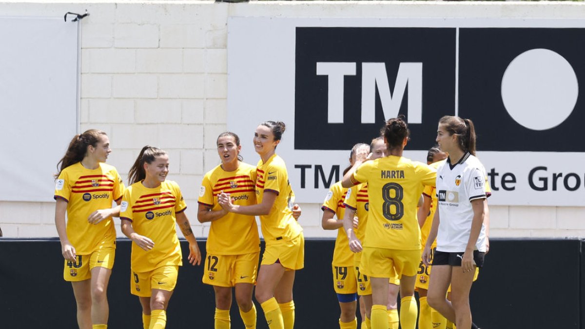 Les jugadores del Barça celebren el 0-2 que va anotar Patri Guijarro.