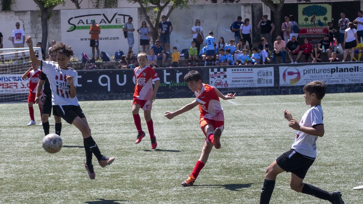 Un dels partits que es van disputar ahir al Ciutat de Tàrrega, categoria sub-12.