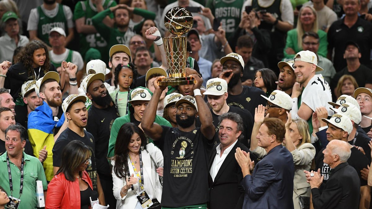 Els Boston Celtics van celebrar el títol a casa.
