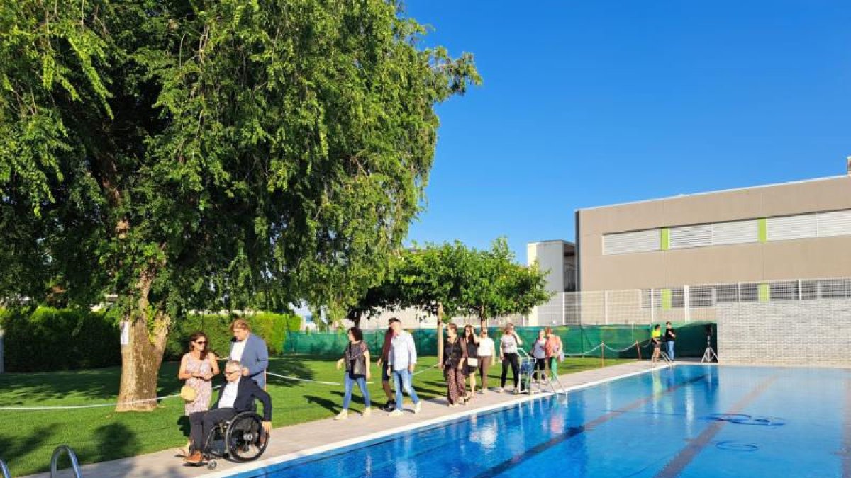 Inauguren la nova piscina del complex esportiu municipal