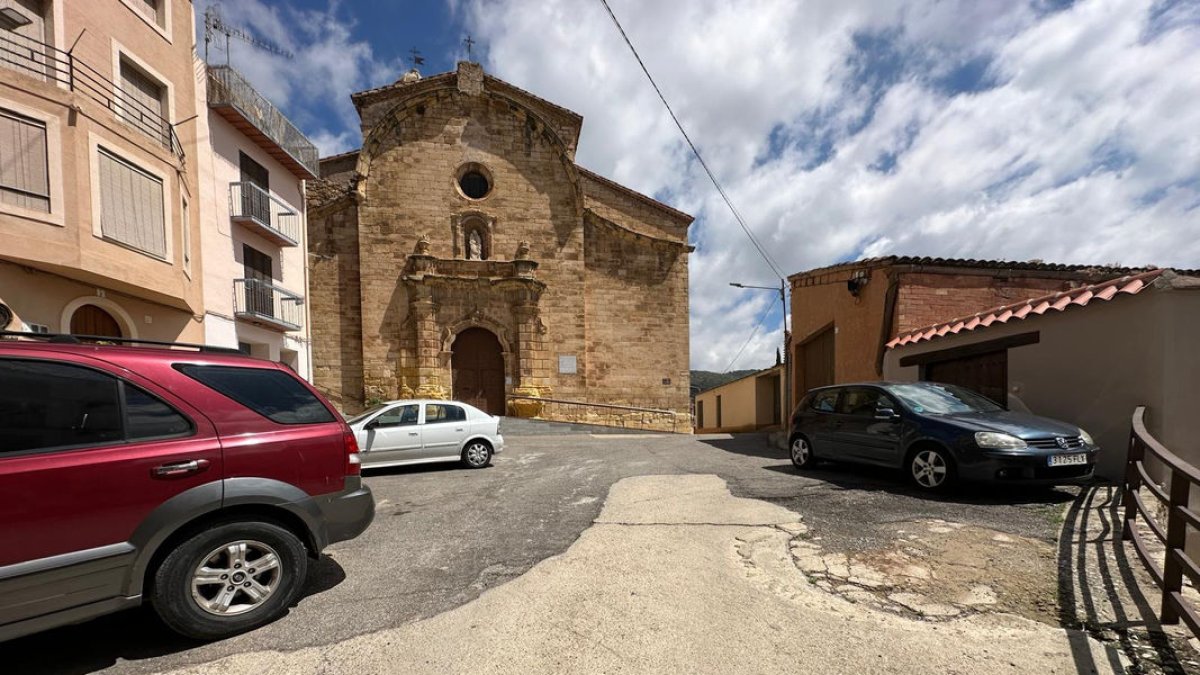 Imatge de la plaça de l’Església d’Os de Balaguer, que serà reurbanitzada.