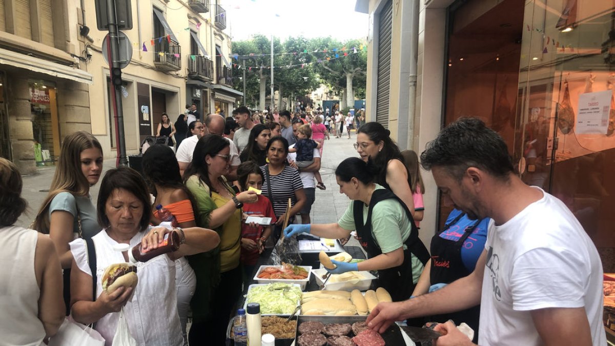 El centre de la capital de l’Urgell es va omplir de visitants amb el ‘tardeo’ de Foment.