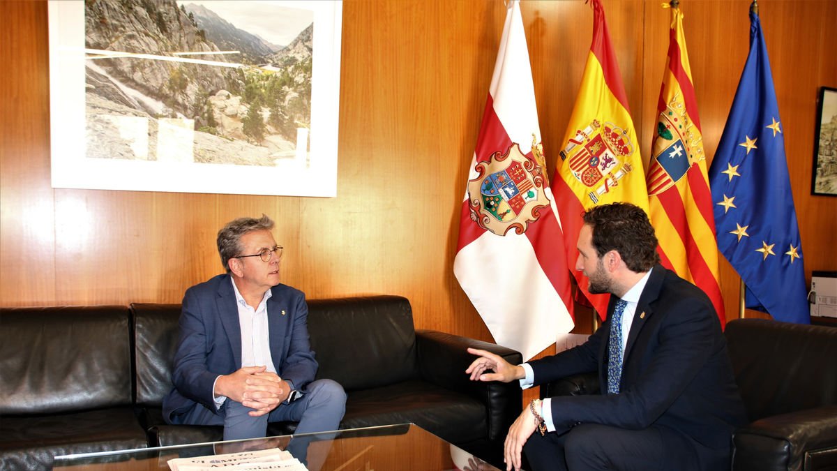 Els presidents de les diputacions de Lleida i d’Osca, Joan Talarn i Isaac Claver, es van reunir ahir.