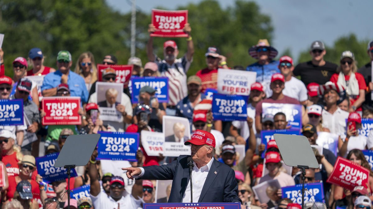 Fotografia de l’expresident dels EUA Donald Trump en un míting.