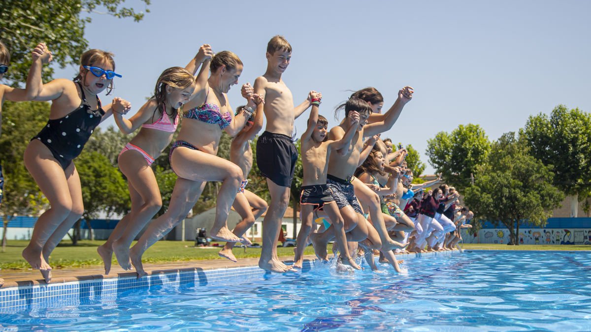 Capbussó solidari de l’any passat a les piscines de Gimenells.