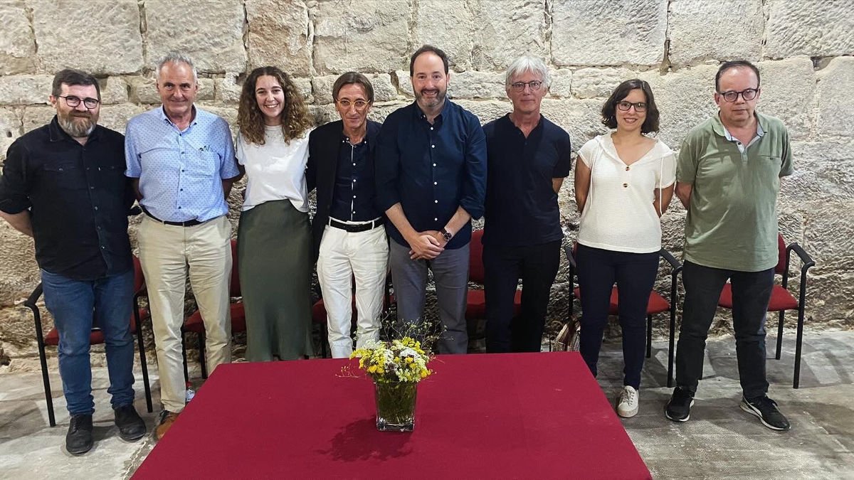 Representants dels festivals, l’Associació de Micropobles de Catalunya i l’ajuntament de Riner.