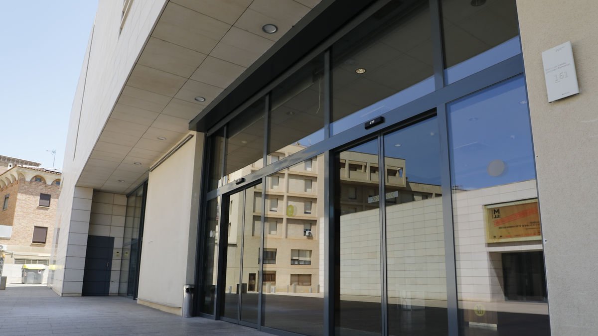 La façana principal del Museu de Lleida, amb les noves portes d’obertura automàtica.