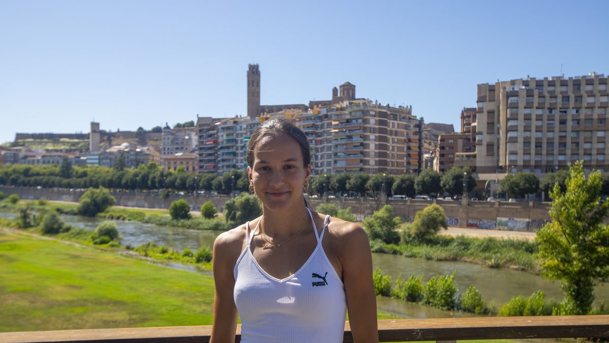 L’atleta lleidatana Berta Segura, de 21 anys, debutarà a París en uns Jocs Olímpics en l’equip de relleus 4x400 metres.