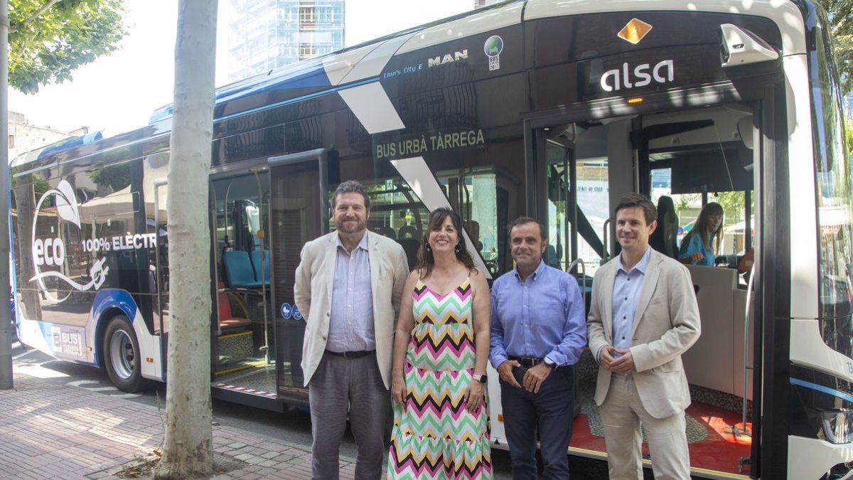 Presentació del bus urbà 100% elèctric ahir al Pati.