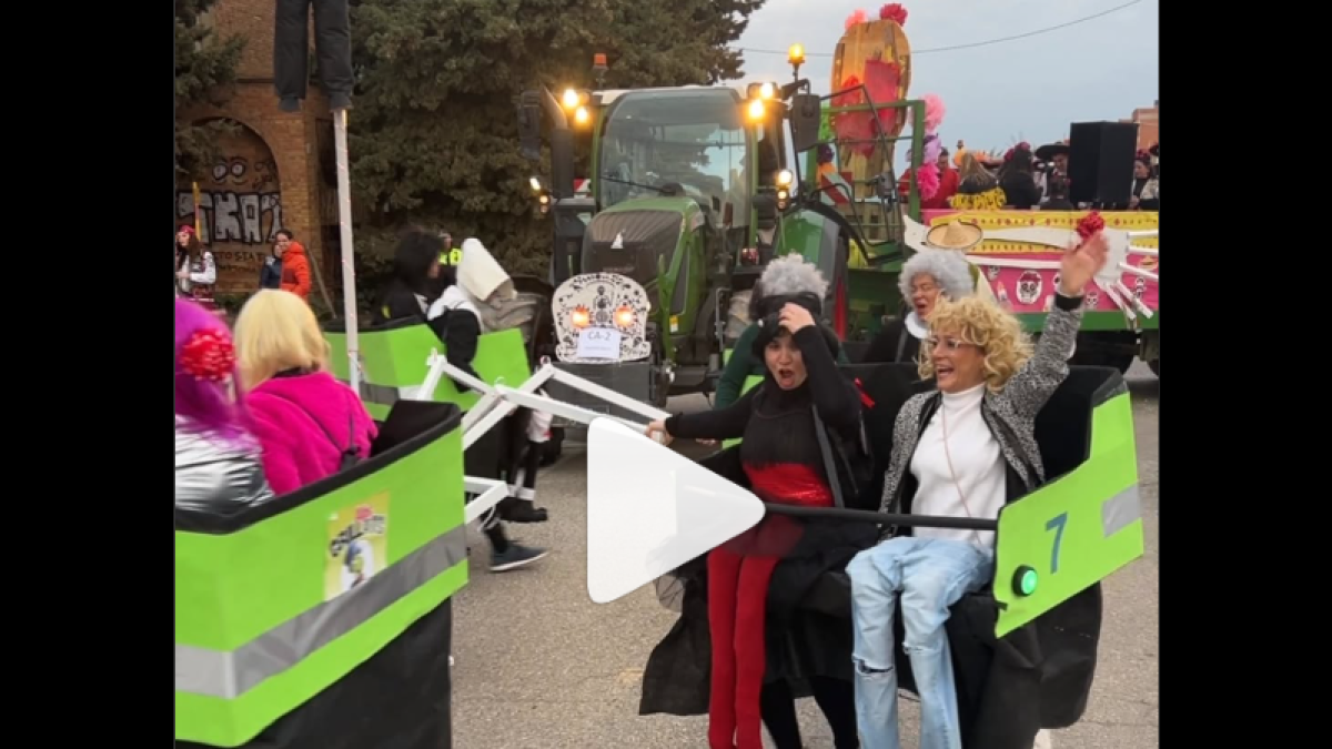 Un disfraz de atracción de feria de Alpicat, en Lleida, el disfraz más viral del Carnaval