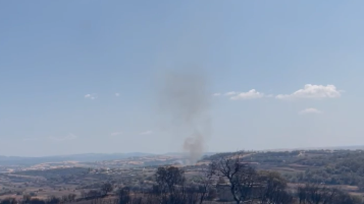 Protecció Civil envía un mensaje a los móviles de la zona para pedir que no se acceda al perímetro de los incendios de La Segarra