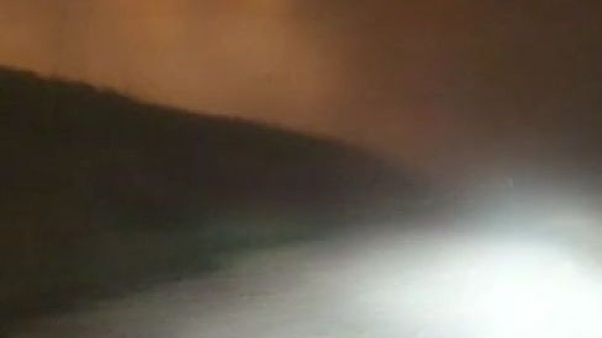 El angustiante vídeo de un vecino de Agramunt circulando por un camino amenazado por el gran incendio de Torrefeta