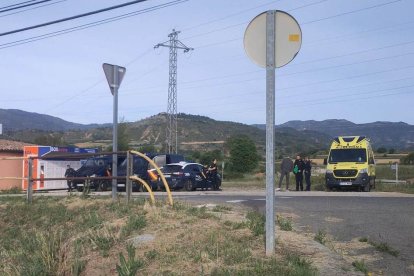 Patrullas ayer de la Policía Nacional en Talarn. - CEDIDA SEGRE