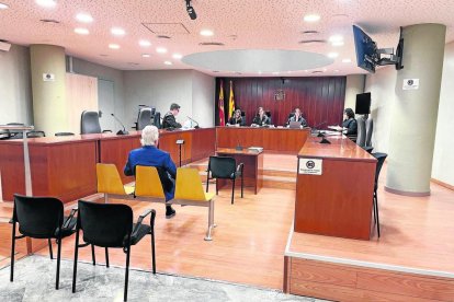 El juicio se celebró ayer en la Audiencia de Lleida. - A. GUERRERO