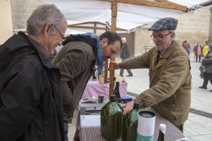 Un stand de la Festa de l'Oli de Belianes.