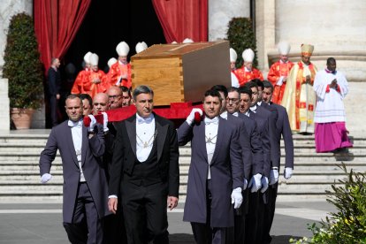 Un moment del funeral.