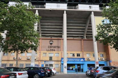 Una vista ayer de la fachada principal del Camp d’Esports. - AMADO FORROLLA