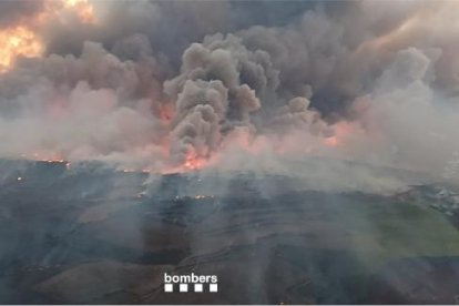 Una vista de l'incendi de Torrefeta i Florejacs.
