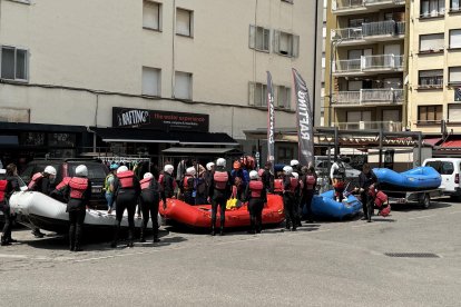 Clients d'empreses de ràfting a Sort.
