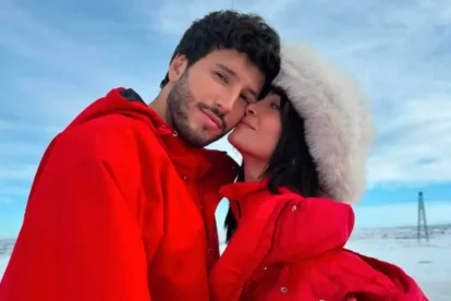 Aitana y Sebastian Yatra en una imatge del seu videoclip junts.