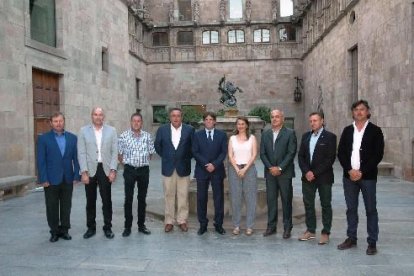 Puigdemont i Serret, ahir amb els representants de JARC-COAG.