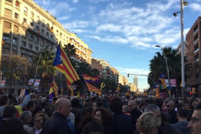 Convocada por las entidades soberanistas para pedir la puesta en libertad de los exconsellers y los 'Jordis'