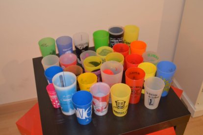 Col·lecció de vasos de plàstic reutilitzables de diversos concerts, Festes Majors o festes.