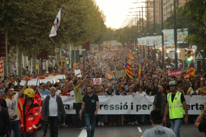 Massiva mobilització a Lleida contra la repressió policial.