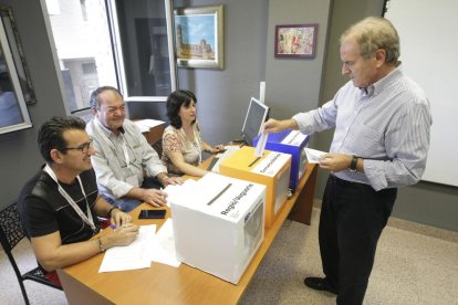 Inici de les votacions a Lleida.