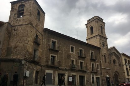 Imatge de l’institut musical de Fraga, un dels immobles públics afectats pels coloms.