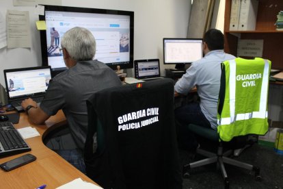 Membres de l’Equip d’Investigació Tecnològica (EDITI) de la Guàrdia Civil de Saragossa.