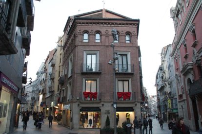 El edificio de la tienda Mael.