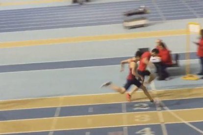 Aleix Porras bat el rècord d'Espanya en els 500 metres llisos en categoria juvenil.