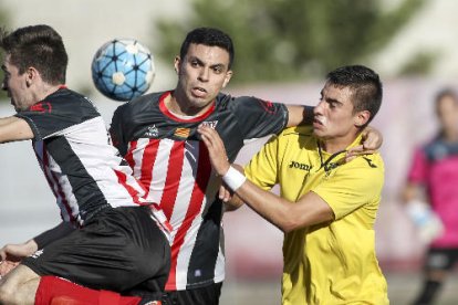 El partit va oferir un duel d’alt voltatge al centre del camp que els lleidatans van saber dominar a la segona meitat.