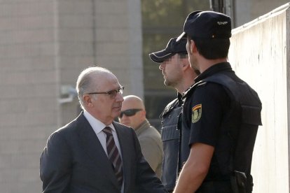 Rodrigo Rato a l’arribar ahir als jutjats.