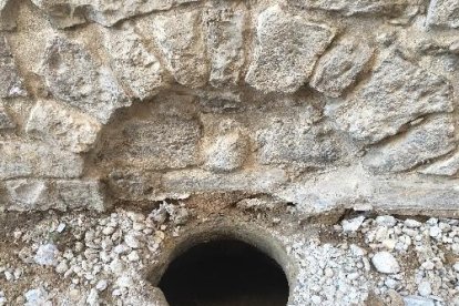 La sitja medieval trobada al carrer Sant Antoni de Fraga.