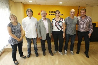 Terricabras, tercer per l’esquerra, ahir a Lleida al costat de dirigents d’ERC.