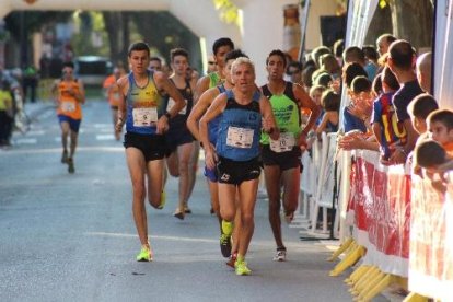 L’atleta olímpic José Luis Blanco, al capdavant de la cursa, seguit per alguns dels rivals.