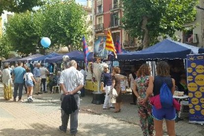 La fira es va celebrar a la plaça Mercadal i va comptar amb una trentena d’expositors.